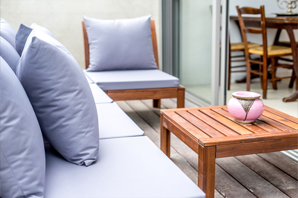 clean patio furniture